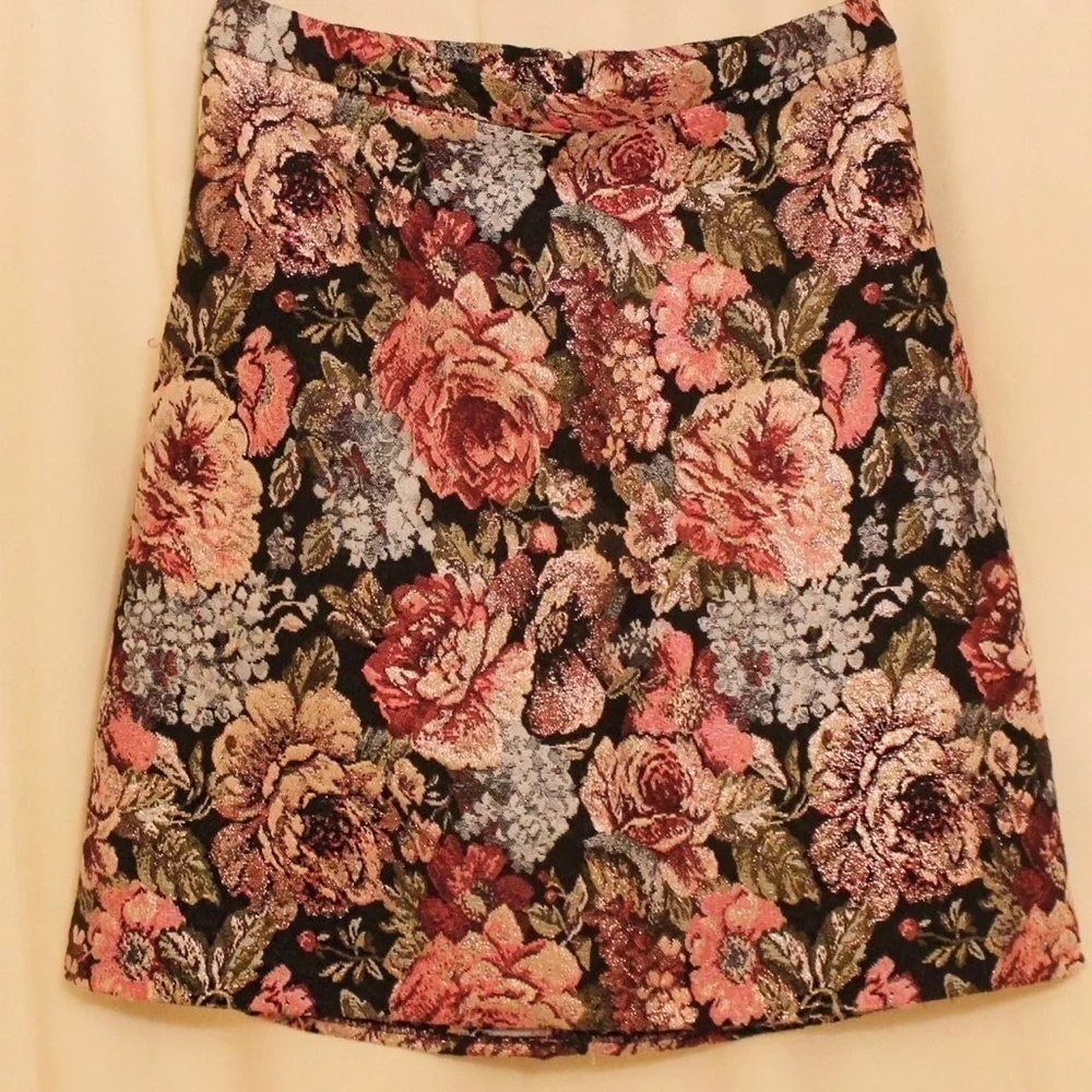 H&M jacquard pink floral skirt​​​​​​​